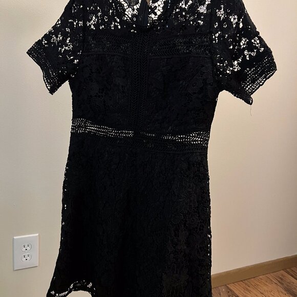 Dress - Picture 3 of 4